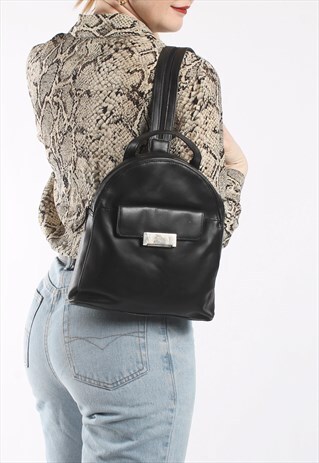 VINTAGE 90S CROSS BODY BACKPACK IN BLACK FAUX LEATHER