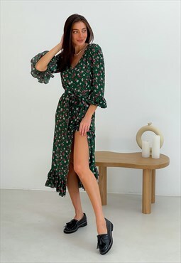 Wrap-dress in floral print with frills