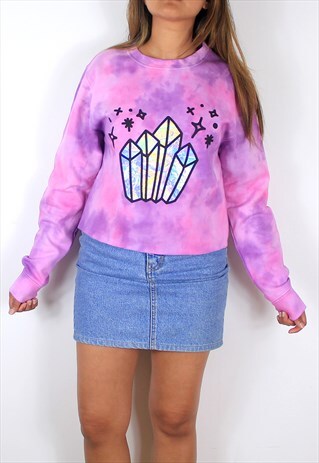 MAGIC CRYSTALS TIE DYE CROPPED JUMPER IN GALAXY PINK/PURPLE
