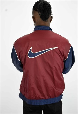 VINTAGE NIKE WIND BREAKER WITH BIG BACK PRINT