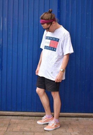 VINTAGE 90S TOMMY HILFIGER BIG FLAG LOGO T SHIRT GREY
