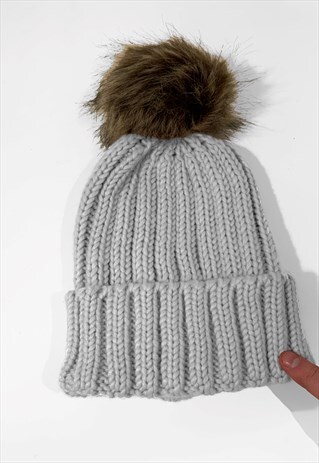CONTRAST FAUX FUR BOBBLE KNITTED RIBBED BEANIE HAT - GREY