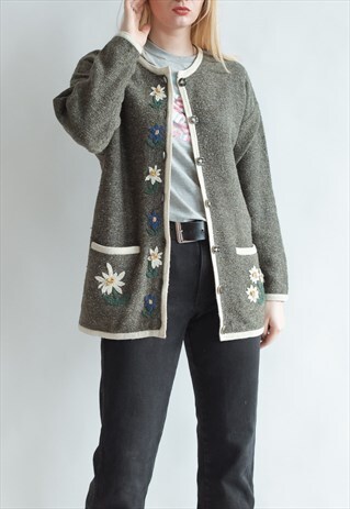 VINTAGE 80S GRAMMAS FLORAL WOOL CARDIGAN IN ROUND NECK