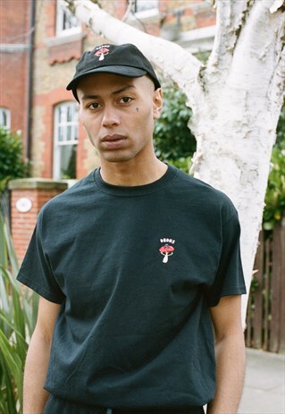 SHORT SLEEVED T-SHIRT IN BLACK WITH EMBROIDERED BRO SHROOM