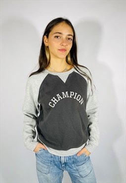Vintage Size M Champion Sweatshirt in Grey