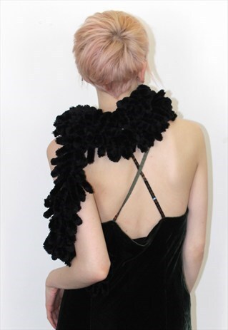 VINTAGE 90S BLACK FAUX FUR QUIRKY RETRO TASSEL LOOP SCARF