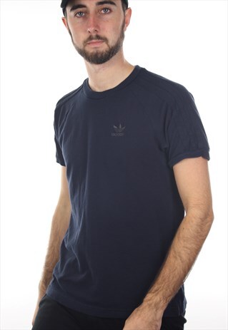 VINTAGE ADIDAS T SHIRT