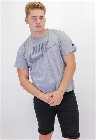 VINTAGE NIKE LARGE LOGO T-SHIRT IN GREY