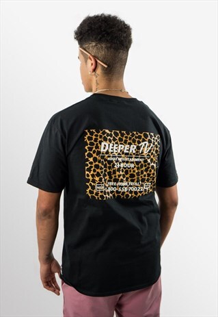 SHORT SLEEVED T-SHIRT IN BLACK WITH DEEPER TV PRINT