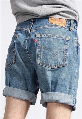 VINTAGE LEVI'S DENIM SHORTS