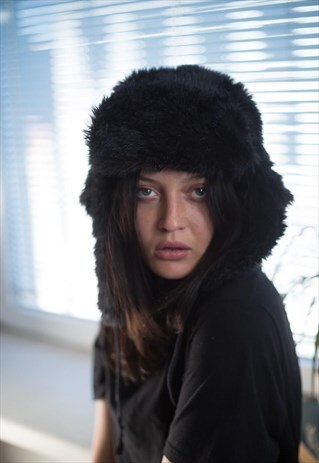 VINTAGE 80'S BLACK FAUX FUR HAT