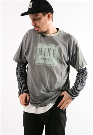 NIKE VINTAGE NIKE TEE SHIRT.