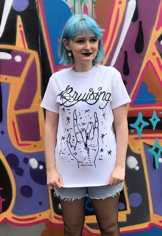 BRUISING WHITE BAND TSHIRT - SIZE 10 - 12