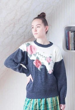 Grey & white knitted vintage jumper with floral applications