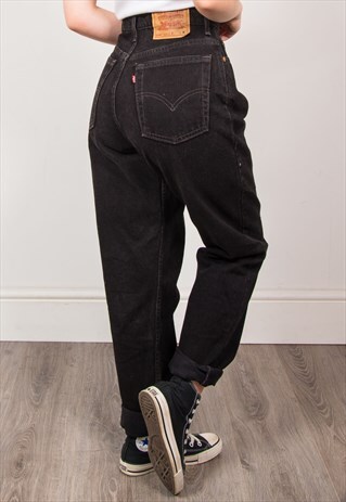 LEVI'S VINTAGE MOM JEANS