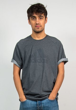 VINTAGE ADIDAS T-SHIRT