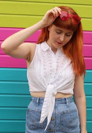 VINTAGE 90S WHITE BRODERIE FLORAL LACE TIE FRONT CROP TOP