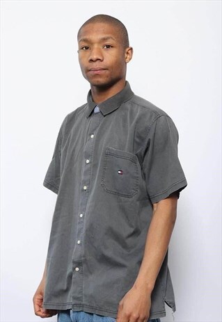 VINTAGE TOMMY HILFIGER SHORT SLEEVED LOGO SHIRT GREY