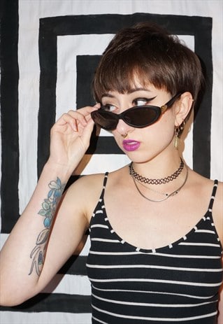 VINTAGE 90'S / Y2K BLACK AND GOLD ANGLED OVAL SUNGLASSES