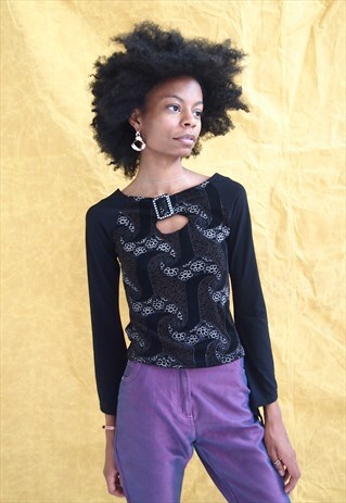 BLACK FLARED SLEEVE TOP