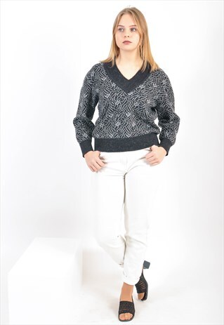 VINTAGE V NECK JUMPER IN ABSTRACT PRINT