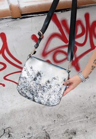 SILVER CROSS BODY ZIPPER POUCH