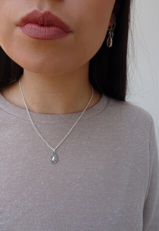 TEARDROP CHARM NECKLACE