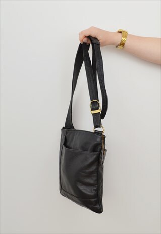 MULTI POCKET SHOULDER BAG