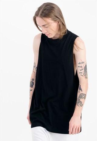 OVERSIZED BLACK VEST