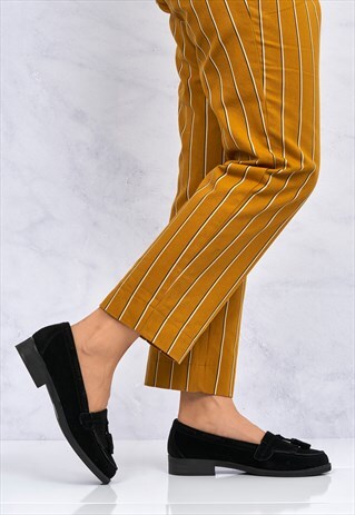 FLAT FRINGE TOGGLE SHOE IN BLACK SUEDE