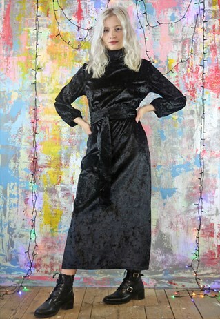 MAXI DRESS IN BLACK VELVET