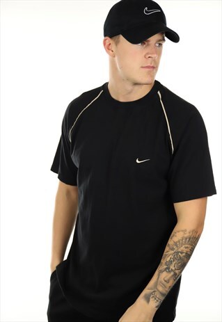 VINTAGE NIKE SMALL LOGO T SHIRT TEE