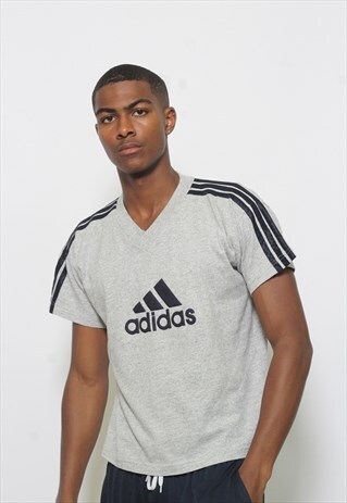 VINTAGE ADIDAS T-SHIRT