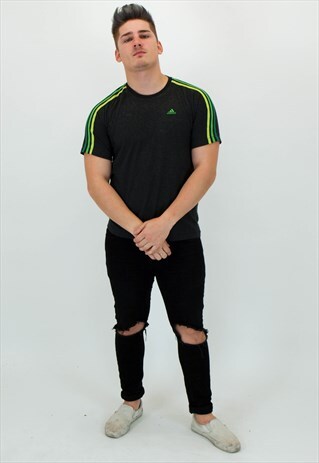 VINTAGE ADIDAS T-SHIRT