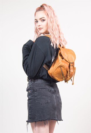 90'S VINTAGE TAN LEATHER RUCKSACK BACKPACK
