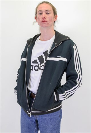 VINTAGE ADIDAS JACKET IN BLACK XL