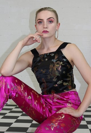 EMBROIDERED DRAGON CROP IN BLACK