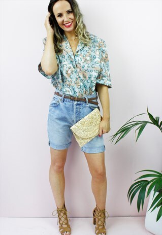 VINTAGE LEVI'S WASHED LIGHT BLUE FREYED ROLL UP SHORTS