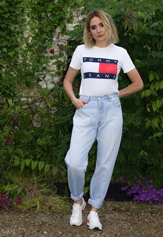 VINTAGE LIGHT WASH WORN IN MOM JEANS