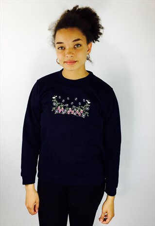 CUTE EMBROIDERED FLORAL SWEATSHIRT