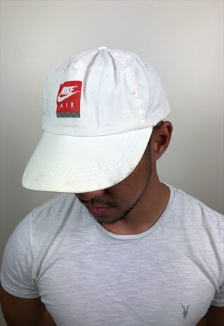 VINTAGE WHITE NIKE AIR CAP