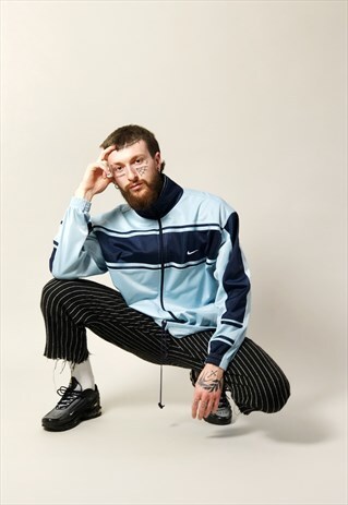 90'S VINTAGE NIKE TRACK-JACKET IN BABY & NAVY BLUE.