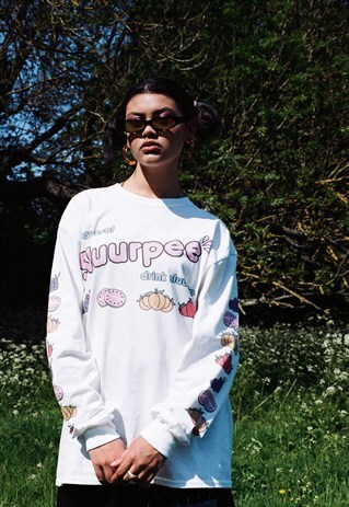 WHITE LONG SLEEVED T-SHIRT WITH PRINTED SLUURPEE DESIGN