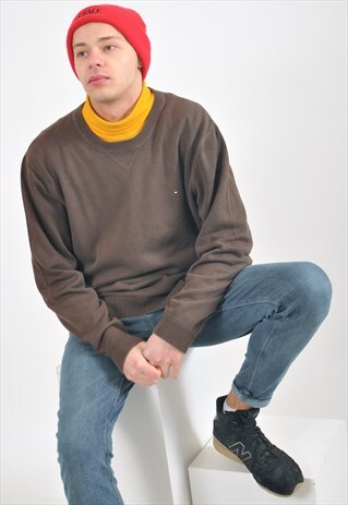 VINTAGE TOMMY HILFIGER CREW NECK JUMPER IN BROWN