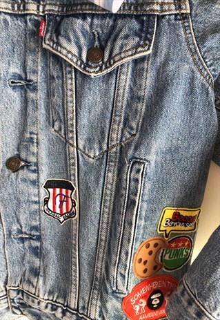 VINTAGE LEVI 90'S BADGED STONEWASH DENIM JACKET