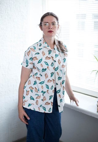 VINTAGE 80'S WHITE LEAF PRINT TEXTURED SHORT SLEEVED TOP