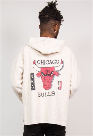 VINTAGE 90'S NBA CHICAGO BULLS CREAM BAJA HOODIE JUMPER