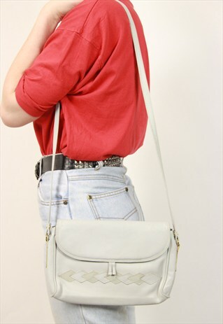 GORGEOUS LEATHER HANDBAG