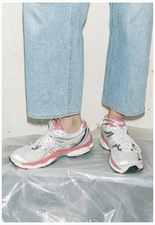 VINTAGE UGLY WHITE / PINK RUN SNEAKERS