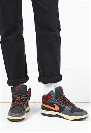 VINTAGE BLACK ORANGE NIKE HI-TOPS TRAINERS